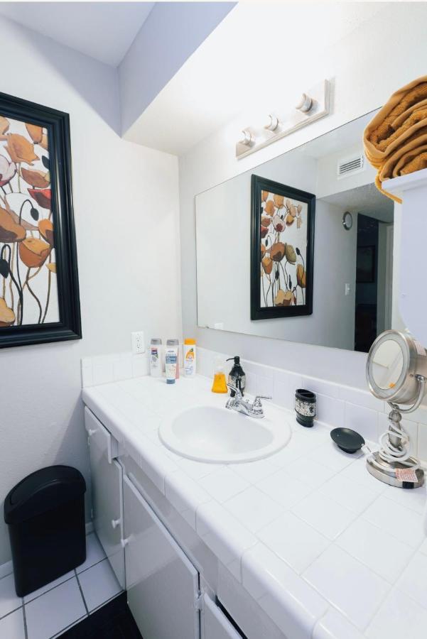 Enticing 1Br Apartment In The Heart Of The Heights Х'юстон Екстер'єр фото